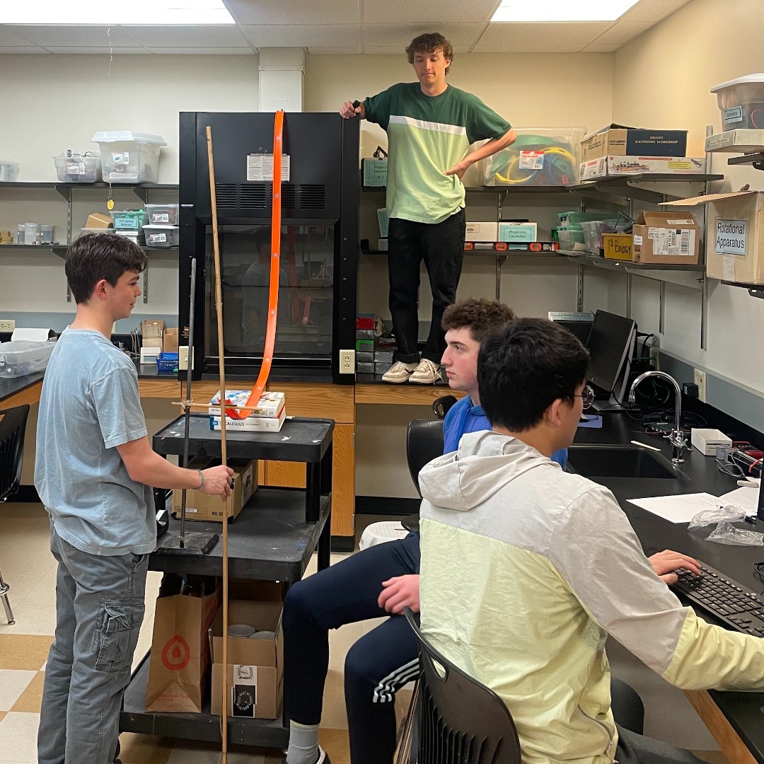 HarleySchool's tweet image. AP physics switched gears! They designed a "Roll Your Own" lab with Hot Wheels cars &amp;amp; lab equipment to conduct experiments of their own creation. 

#ROC #CreativityInScience  #HandsOnLearning