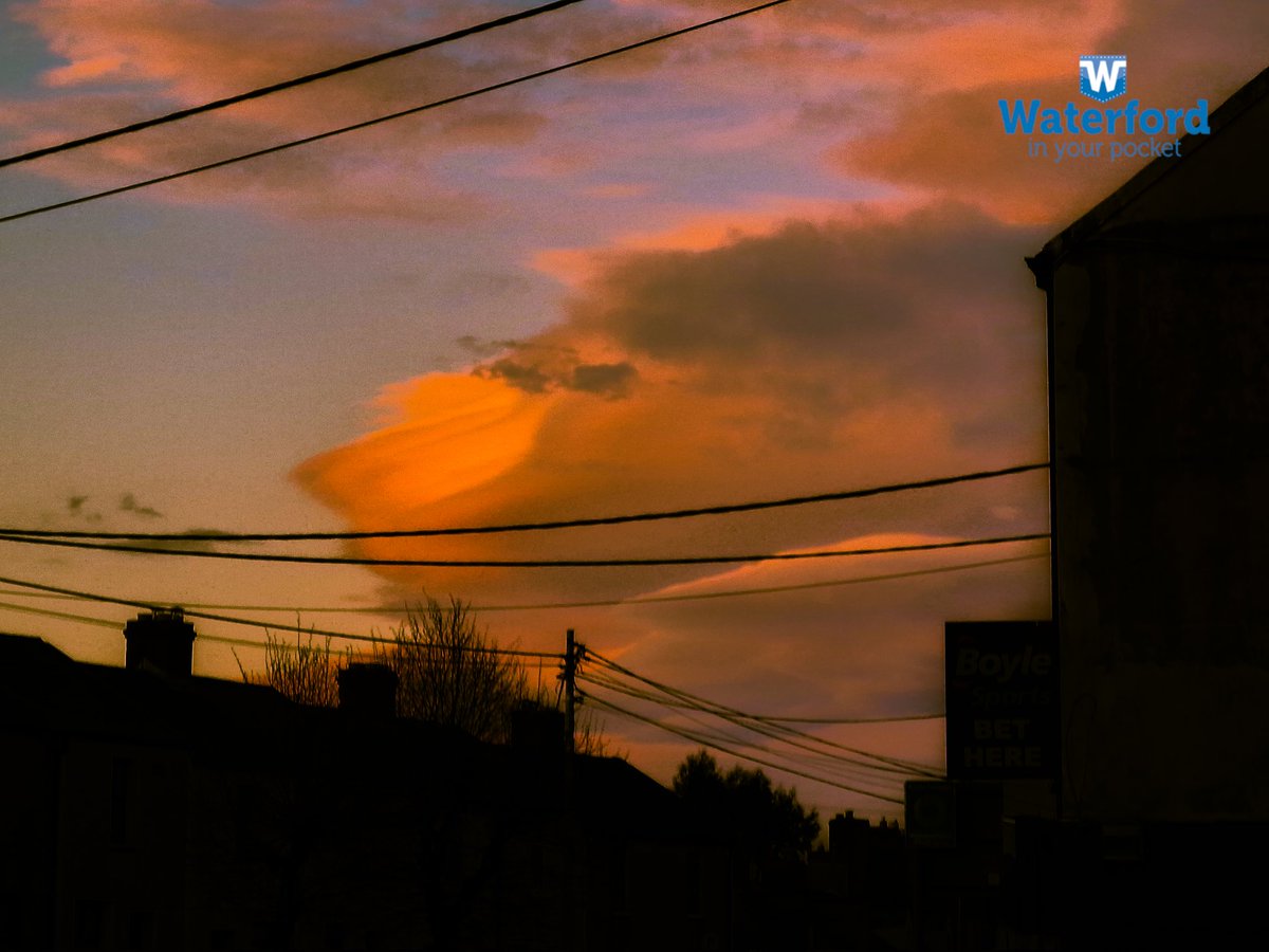 We're so lucky to see so many beautiful sunsets in Waterford! Where else would you want to be? Waterford what a place! #Waterford #Ireland #sunset #sun #set