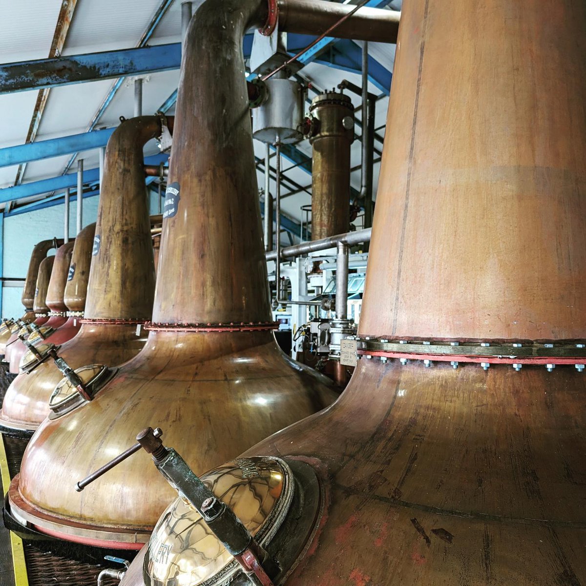 Grand couple of weeks going across Scotland - from Edinburgh up along the Highlands, across to Islay, then back to Glasgow. Plenty of drams and pints along the way🥃🍻