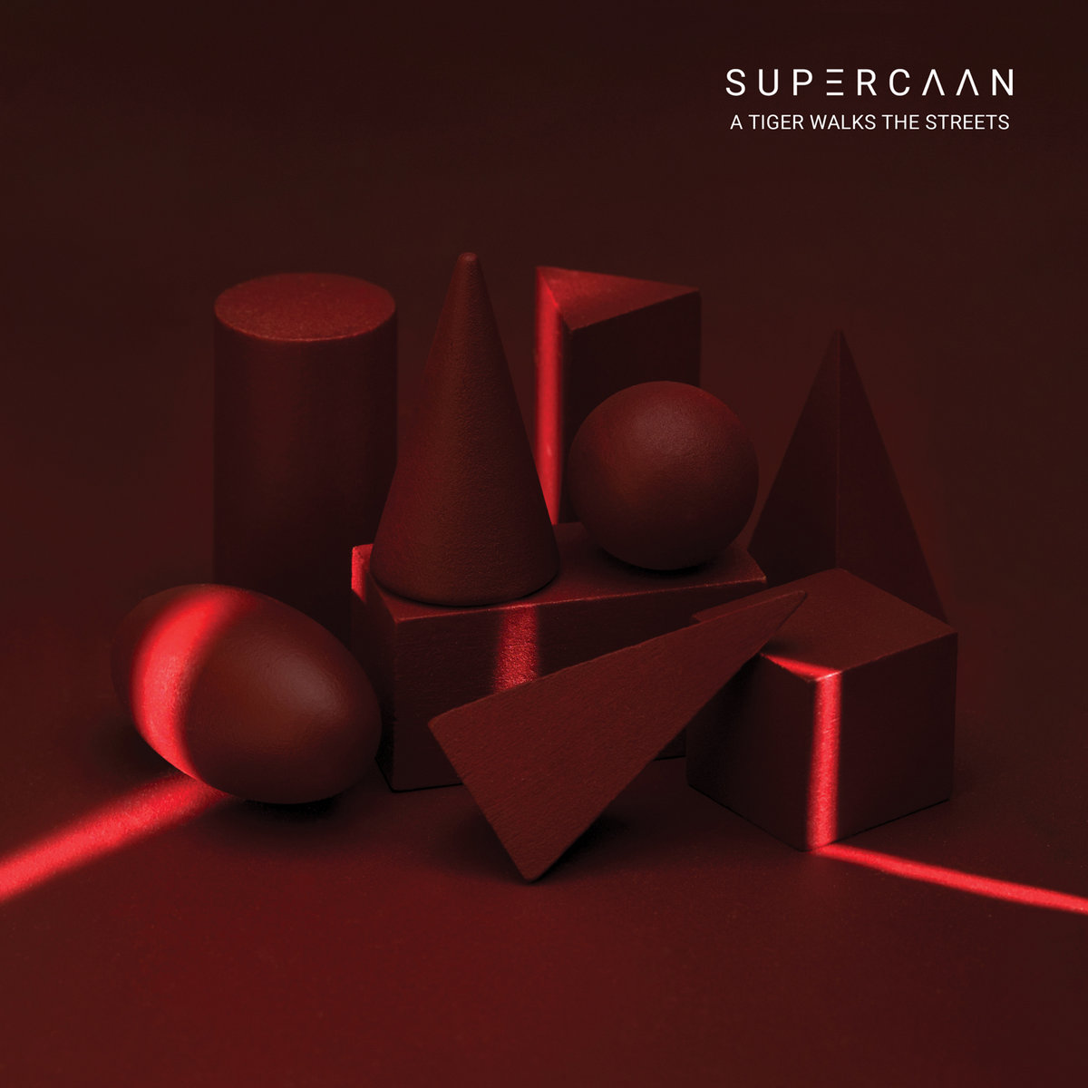 Listen Up – Supercaan est un groupe de Birmingham.
La formation a sorti son deuxième album, « A Tiger Walks The Streets » le 12 avril 2024.
Les fans de Broken Social Scene et de Six By Seven vont adorer...romu.rocks/2024/04/listen…