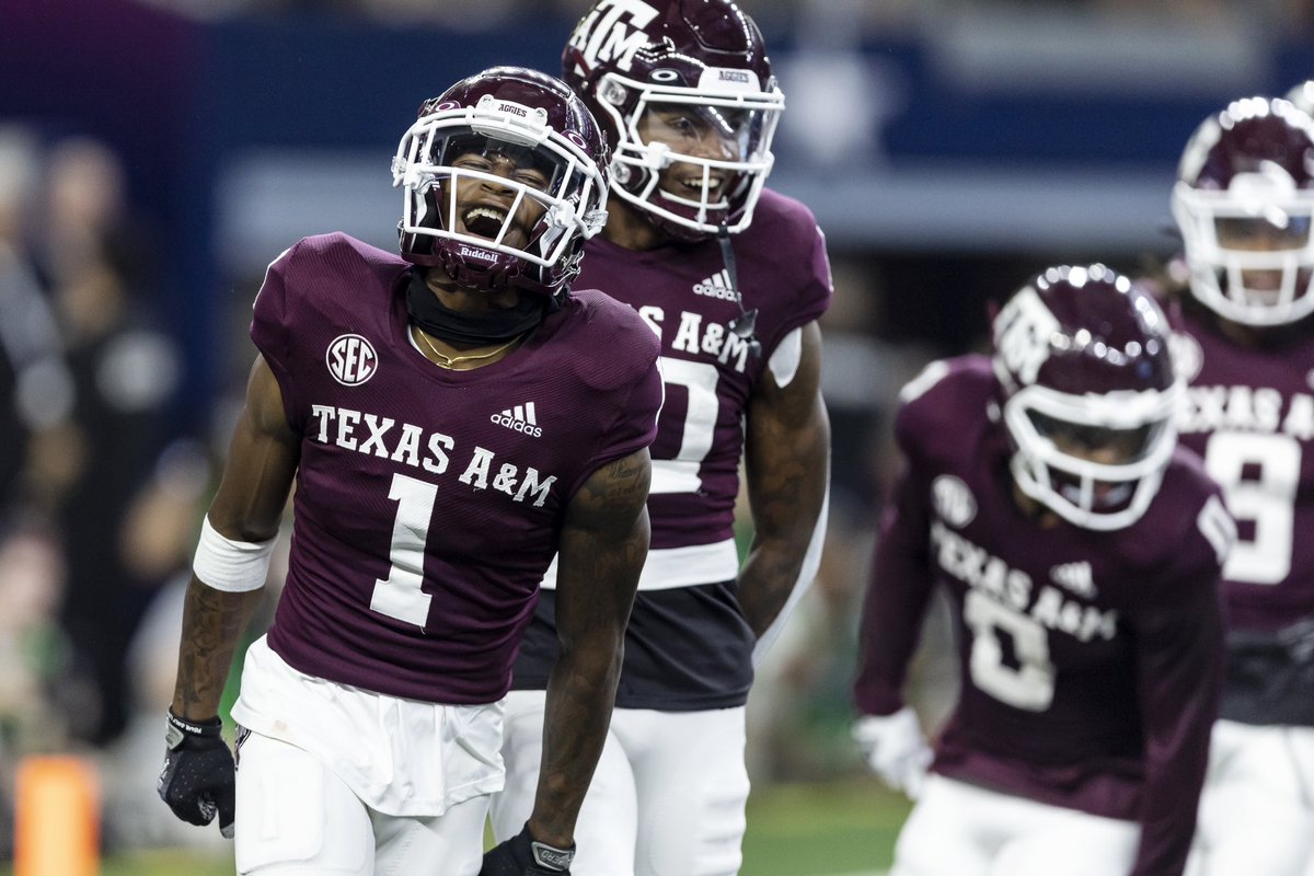 #AGTG After a great conversation with @HolmonWiggins I’m blessed to be re-offered from @AggieFootball 👍!! @LawrencHopkins @ESPN3ALLDAY @tjkelly17