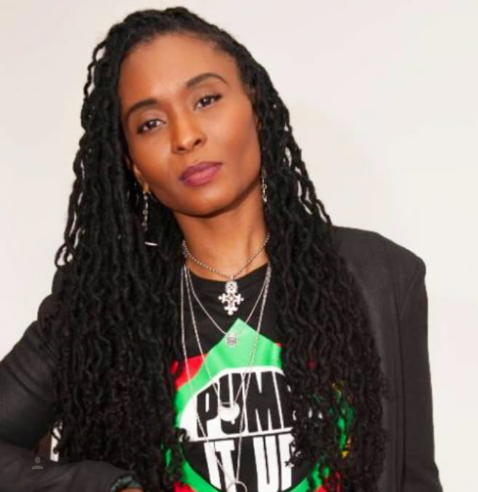 The #hiphop icon, DEE BARNES @sistadbarnes, will join @marclamonthill on his YouTube channel tonight. Tune in to 'Night School' with #MarcLamontHill interviewing this legend at 10:30 pm ET on YouTube (4.19.24). #DeeBarnes #PumpItUp #WomenInHipHop #LadiesFirst #LiveChat 🔥🔥