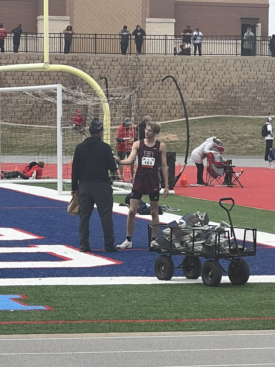 cperryCAP's tweet photo. State bound second place victory at 6’6”. Great day, managed all heights, and great meet preparation. Yes sir duel High Jumpers going to state! Proud of the crew! Ecstatic…whooooaaa https://t.co/pMThGRlNNa