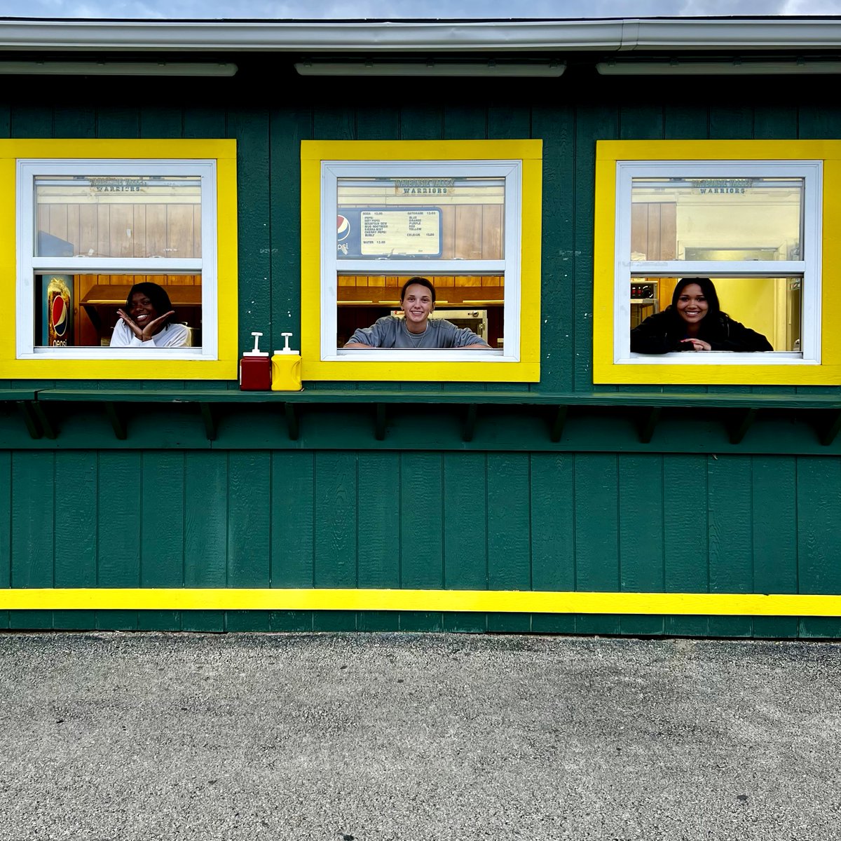 WVHS_Boosters's tweet photo. Thanks to Coach Keely and WVHS Cheer for signing up for a CONCESSIONS TAKEOVER event! They volunteered at the Middle School Track Meet! @WVHS_Boosters  appreciate your partnership and you bringing our WV athletic community together….teams helping teams! WHICH TEAM WILL BE NEXT?! https://t.co/6Ra0Zjx1Lt