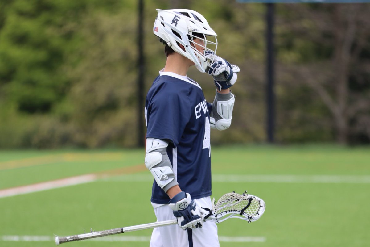 All set for @EA1785_boyslax at @SCHBoysLax in an @InterAcBoysLax showdown. 

@HoyasMLacrosse signee Ross Prince wins the opening FO and we are underway.