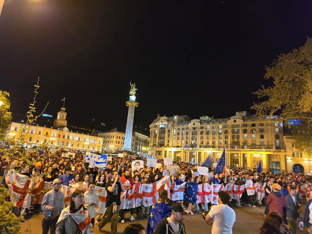 Georgian Youth marching in the streets of Tbilisi and chanting: „#NotoRussianLaw Yes to Europe! Where are we going? To Europe!“ 🇬🇪🇪🇺 #Tbilisi #Georgia