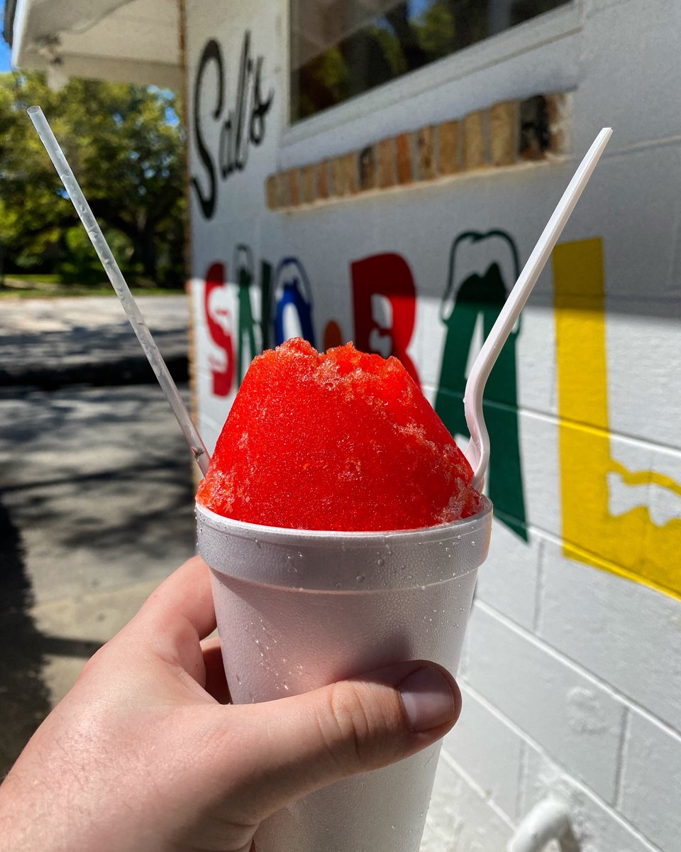 Cool off with a refreshing Peach Sno-ball!

#snoball #snowball #snoballs #snowballs #jeffersonparish #dessert #sweet #sweettreats #nolaeats #metairieroad #nola