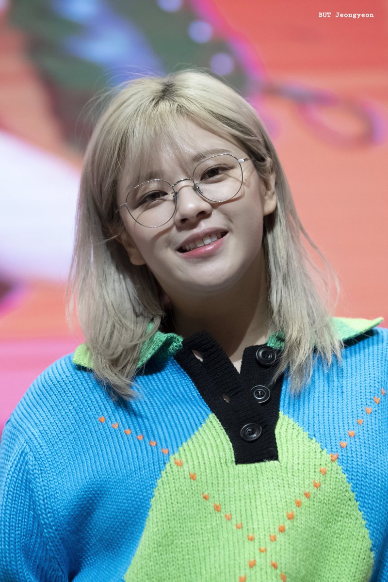 Hourly Jeongyeon (@jeongyeonhour) on Twitter photo 2024-04-20 05:00:00