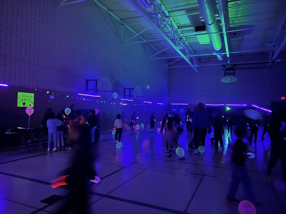 White Oaks Public School (@woorcas) on Twitter photo Thank you <a href="/ash_finlay13/">Ash Finlay</a> for the countless hours spent planning our Cookies & Canvas evening and our Grade 1/2 Glow Dance. So glad you are a member of the Orca community! #orcaproud Thank you <a href="/ash_finlay13/">Ash Finlay</a> for the countless hours spent planning our Cookies & Canvas evening and our Grade 1/2 Glow Dance. So glad you are a member of the Orca community! #orcaproud