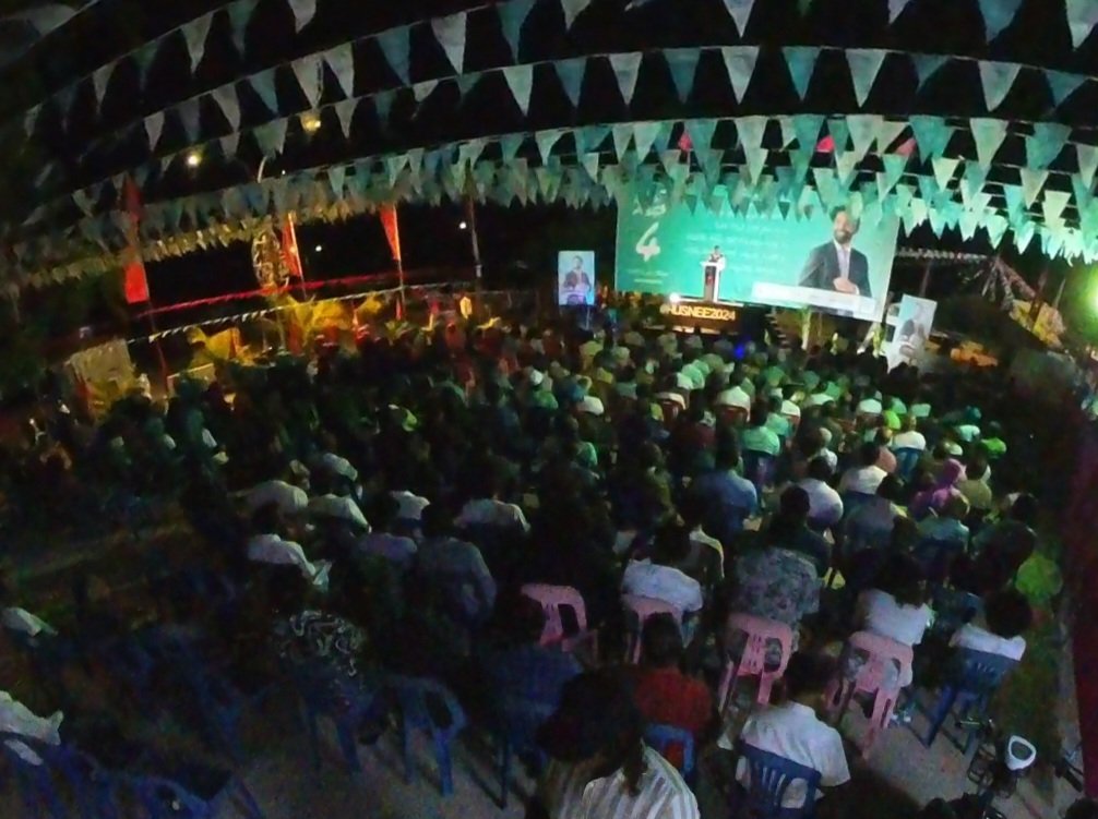 އިންތިހާބުވެއްޖެ ނަމަ، ކޮންމެ އަހަރަކު ދާއިރާ ކަޕް ބާއްވާނަން - ޙުސްނީ
#މިފަހަރުޙުސްނީ
4️⃣✅
#ManadhooDhaairaa
#Husnee2024 
#dhivehingeraajje 
#Vote4Husnee
#Majilis2024
#DhiveheengeRaajjeMajileeha