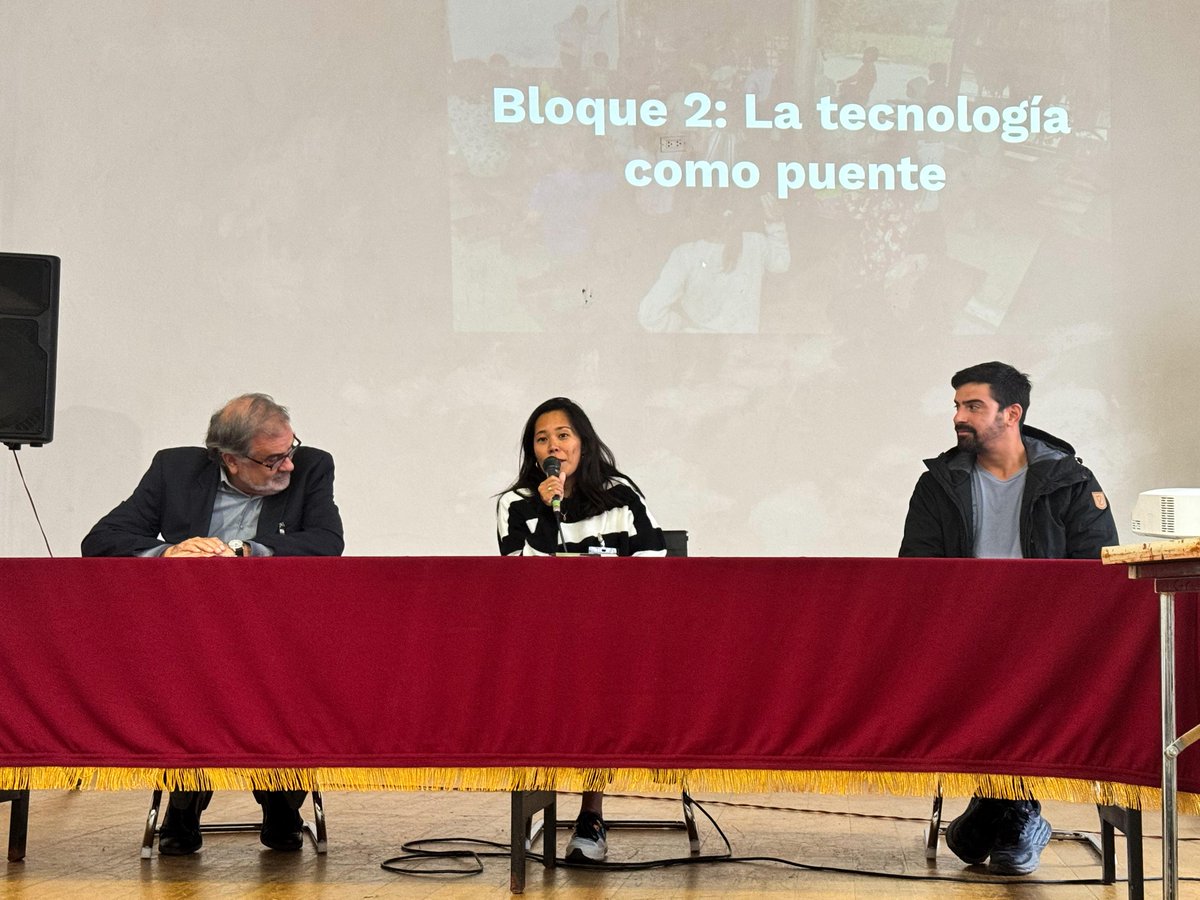 Nuestros investigadores @SantiagoCueto6 y @CSugimaru compartieron los retos de la #educacióndigital en el Perú y los alcances del programa #ConectaIdeasPerú en la clausura y premiación de #AceleraRuralia de Ruralia-@EsHoyPeru. Participaron junto con Karim Rifai de Uayki.