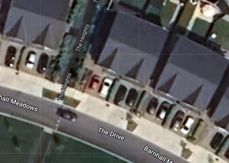 IrishCycle's tweet image. Some good stuff in this estate such as filtered permeability within the estate and into at least some older estates beside it -- great to see.

But having a road where there should be a street, the continuous driveways and all the extra unneeded concrete needed for that. 🤮