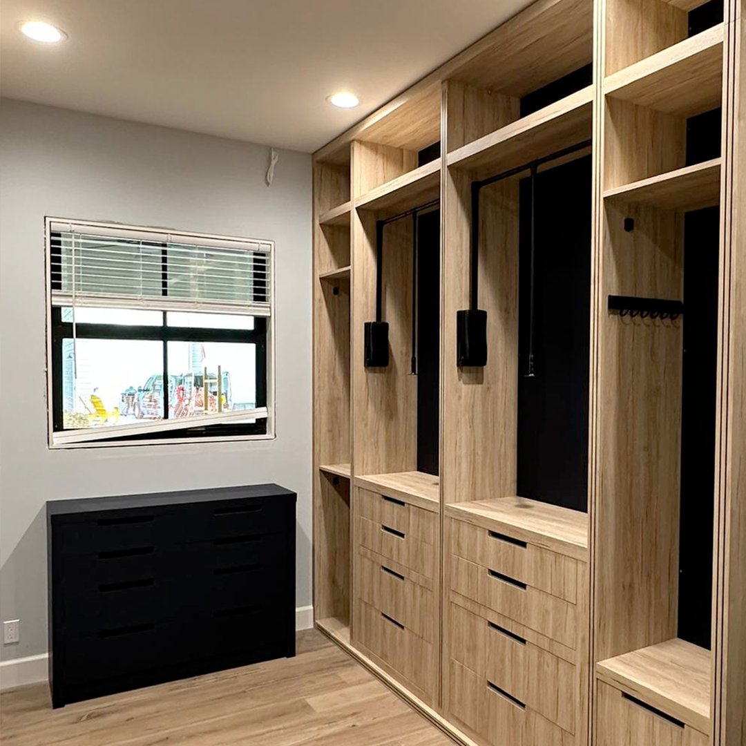 Step into sophistication with Bienal's latest project: the Colangelo Residence closet. ⁠

#customsolutions #customclosets #closets #closetdesign #closetgoals #closetorganization #walkincloset #interiordesign #homeorganization #closet #bienalclosets #bienalcabinets #bienal