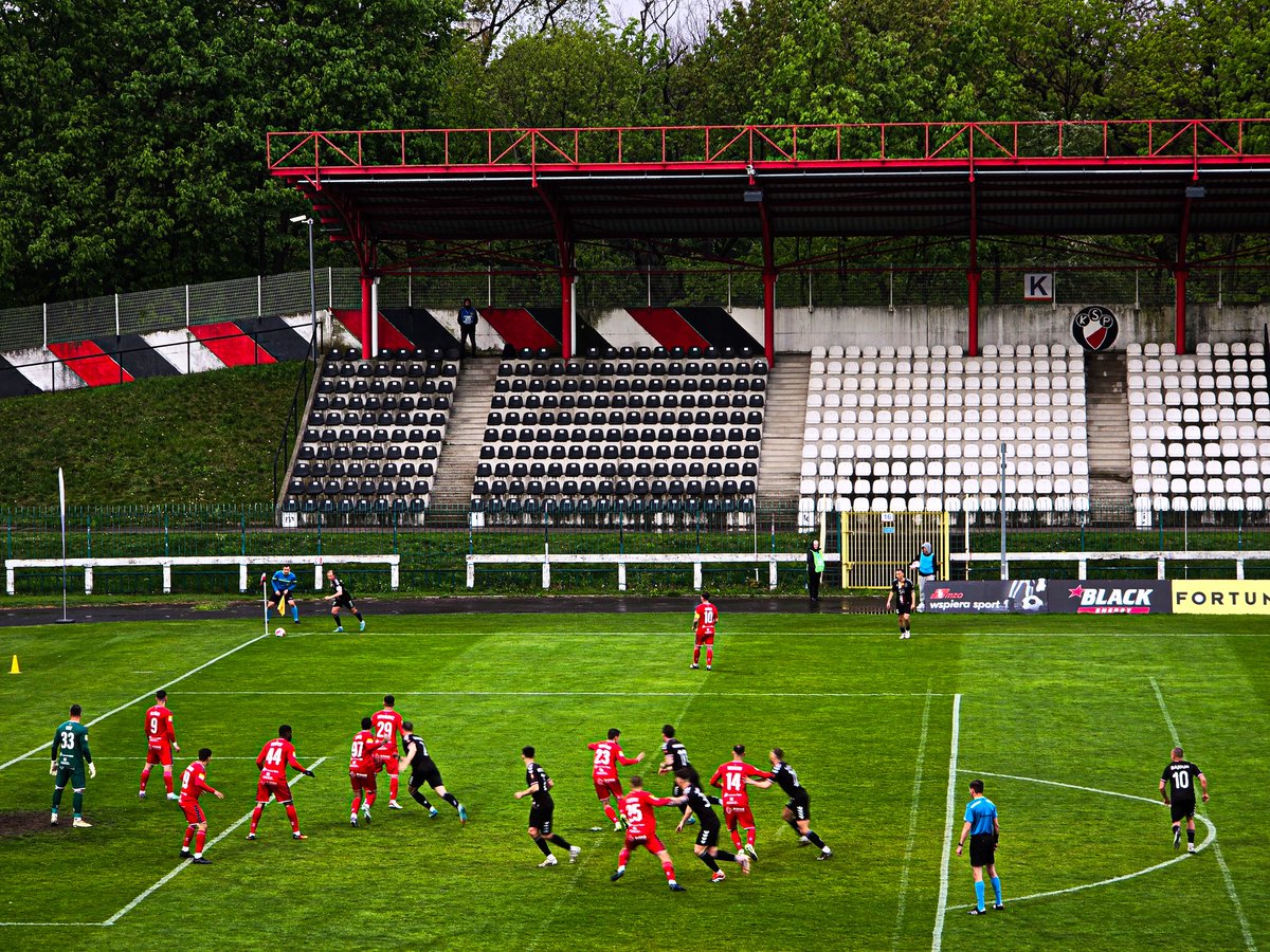 tomoffootball's tweet photo. 19.4.2024
Polonia Warszawa 3-3 Zagłębie Sosnowiec
1.liga🇵🇱⚽️ #POLZAG
Zagłębie showed they still have some fight left even relegation seems certain. Sloppy defending from Polonia almost cost all points but in 2nd half Black Shirts showed character enough to secure point. https://t.co/HQFXlp2mJi