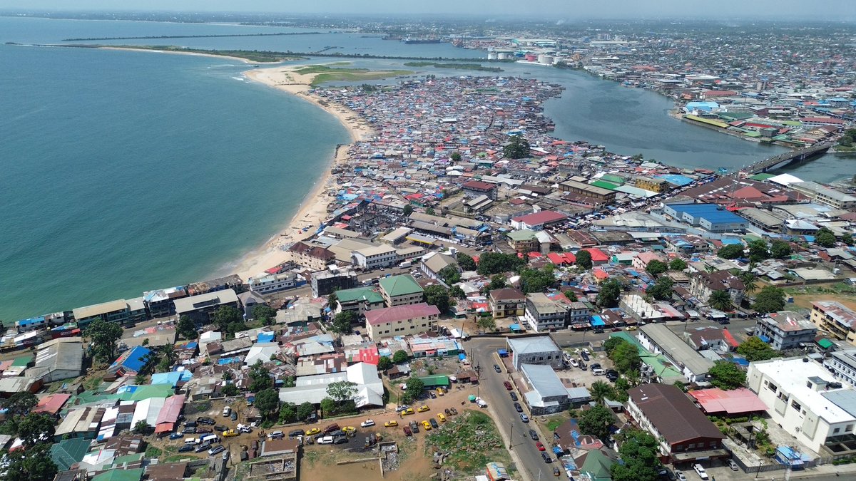 Wow. Enjoy this drone shot of beautiful downtown #Monrovia

#Liberia #WestAfrica #Africa 💙🇱🇷