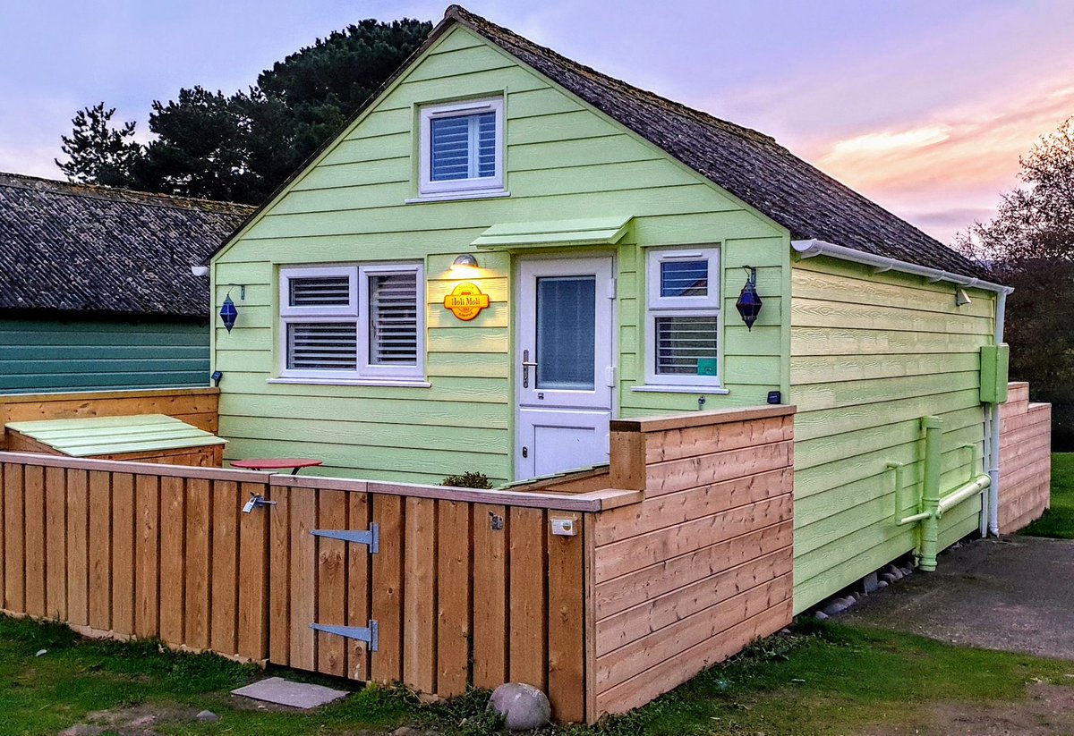 Want to find out more about our beach hut Holi Moli (@DunsterBeachHut), what we provide, what's in the area, what availability we have etc.? Our website dunsterbeachhut.com is a great starting point.