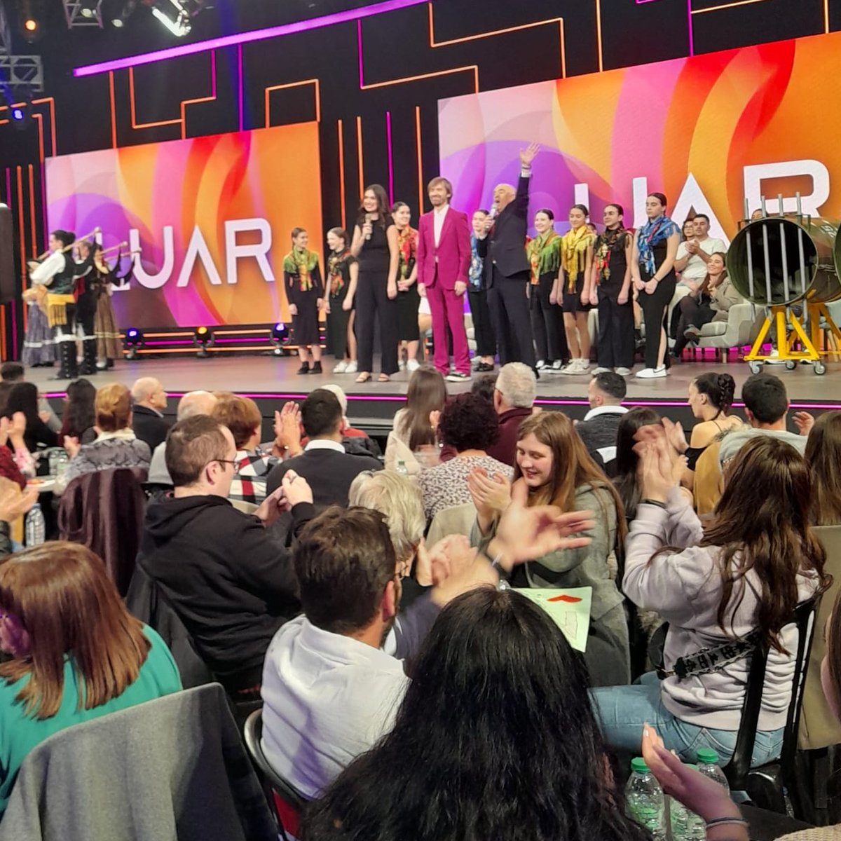 luar_tvg's tweet photo. Viñeches algunha vez ao  🌛Luar ? Estiveches de público? De artista? En Touro? En Montouto?

No #Luar1393 queremos ver as túas fotos no Luar 📸 https://t.co/3L5enLbdJg