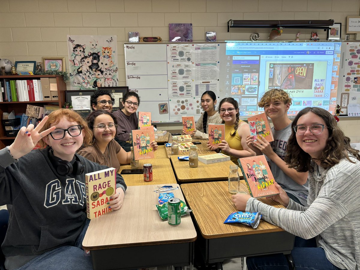 Jolly Readers Book Club readers discussed Live, Laugh, Kidnap as our April read! Only one more title before the 23-24 book club season concludes! Thanks again @PascoEducation and @SuncoastCU for sponsoring this literacy movement!