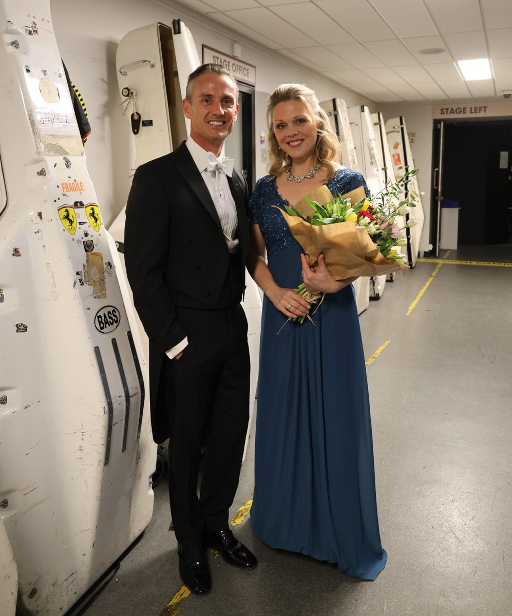All smiles after the first half of tonight's concert at the @NCH_Music. A breathtaking performance of Mozart arias by soprano Miah Persson alongside Richard Strauss's 'Till Eulenspiegel's Merry Pranks' conducted by the wonderful @ShelleyConduct