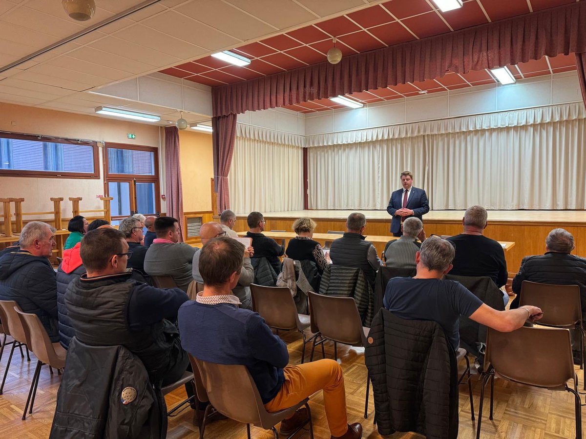 sebastienfagnen's tweet photo. Dernière étape de notre tour de @LaManche50 du #ZAN à #Barenton.

Le besoin d’ingénierie pour la ruralité est essentiel pour réussir la sobriété foncière.

Plus de 170 Maires et élus ont participé aux 4 réunions, merci à eux.

Et on termine en beauté avec un verre de Poiré ! https://t.co/98bIMDk1QJ