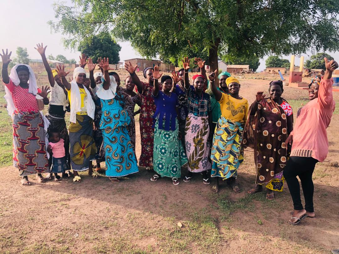 ajipbenin's tweet photo. Formation des jeunes couples du village de Koroubororou sur la #PF naturelle. Financement #APESS et  #Maternitédesirée ( Matdés) https://t.co/krqluY39CS