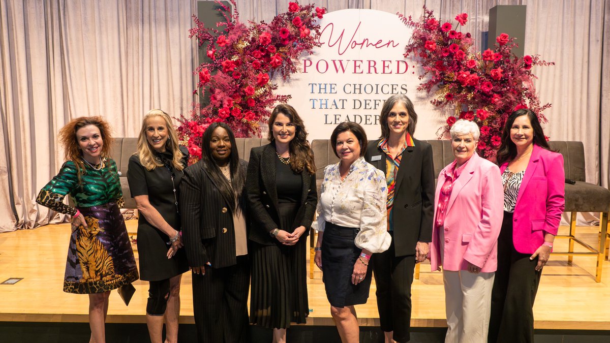 Avnet's tweet photo. Beth McMullen, Avnet Senior Vice President of Global Operations, recently spoke at the Women’s Leadership Panel in Phoenix. As one of six influential women leaders on the panel, McMullen offered insights about her professional journey and the essence of leadership. https://t.co/HBpuOqCrD4
