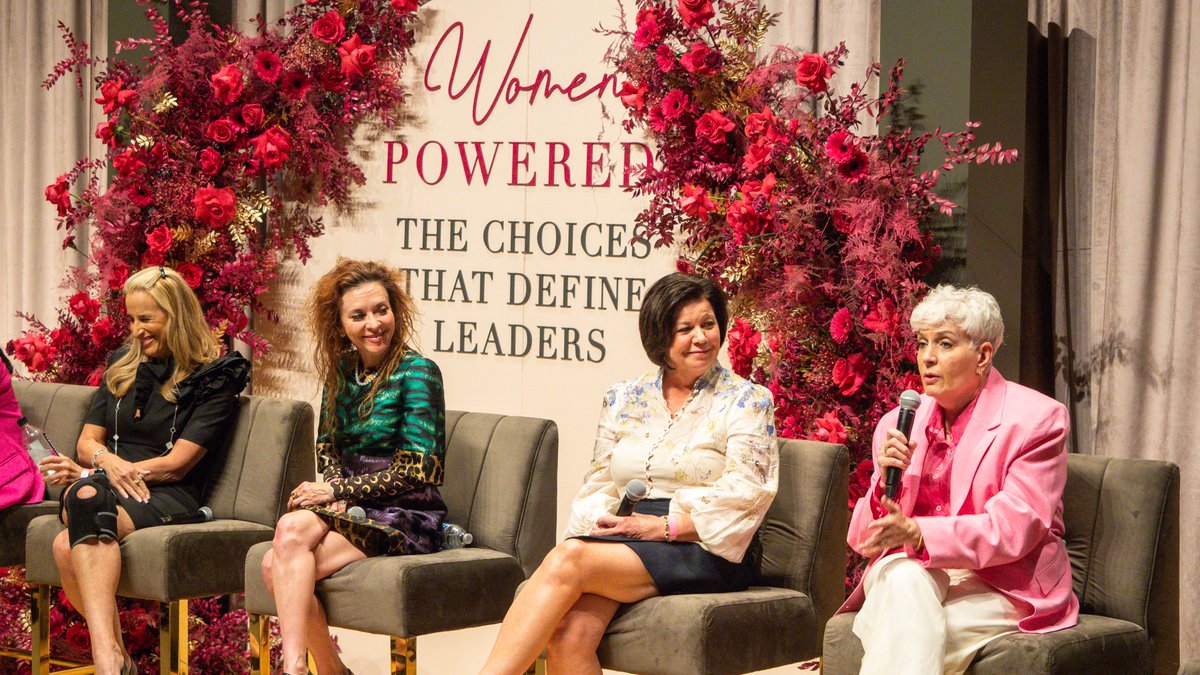 Avnet's tweet photo. Beth McMullen, Avnet Senior Vice President of Global Operations, recently spoke at the Women’s Leadership Panel in Phoenix. As one of six influential women leaders on the panel, McMullen offered insights about her professional journey and the essence of leadership. https://t.co/HBpuOqCrD4