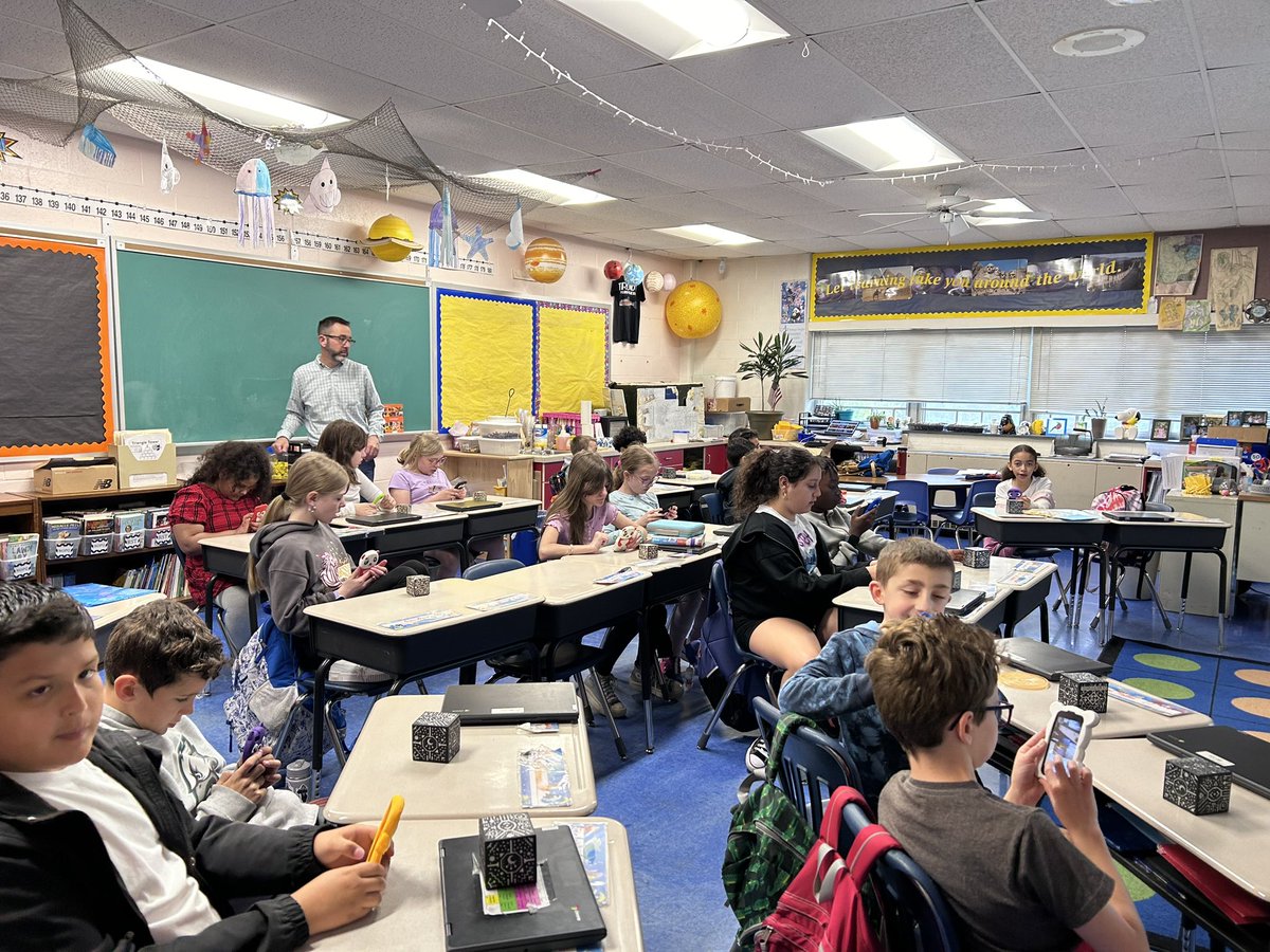 RickLapi's tweet image. Experiences lead to longer retention! @BrecknockRocks 4th graders utilized @MergeVR to explore layers of rock in AR in conjunction with their Amplify science unit. The ss explores erosion, how sediment builds rock layers, and dug for fossils! #mifflinsd @AlbrightTExpL