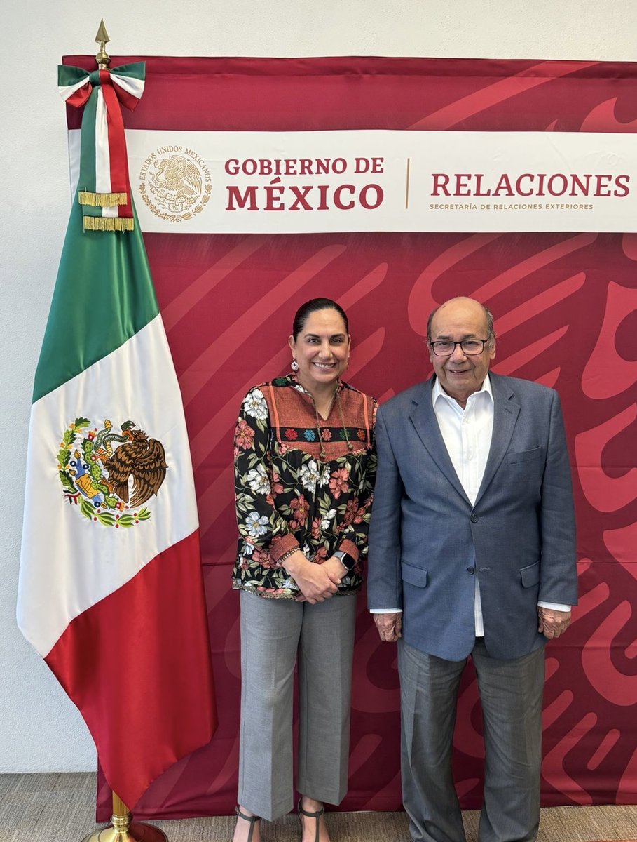 Sostuve una reunión con el embajador de México en Guatemala. Exploramos próximos proyectos para impulsar la relación entre ambos países. 🇲🇽🤝🇬🇹 @EmbaMexGua #DiplomaciaEfectiva