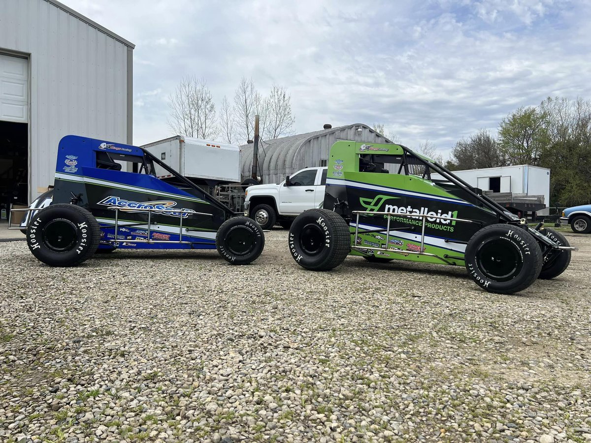USACNation's tweet image. King Size! 👑

Welcome to USAC @NosEnergyDrink National Midget racing's newest full-time team, @4KingsRacing.

1⃣4⃣ @JakeAndreotti 

5⃣4⃣ @WestfallRacing 

☝️ week from tonight, the season begins at @kokomospeedway April 26-27.