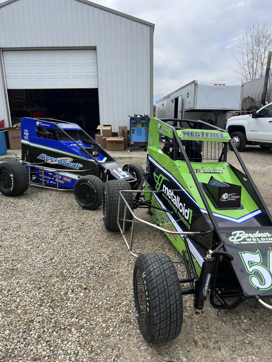 USACNation's tweet image. King Size! 👑

Welcome to USAC @NosEnergyDrink National Midget racing's newest full-time team, @4KingsRacing.

1⃣4⃣ @JakeAndreotti 

5⃣4⃣ @WestfallRacing 

☝️ week from tonight, the season begins at @kokomospeedway April 26-27.
