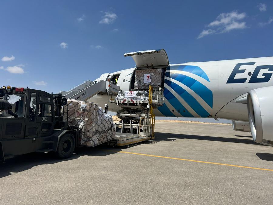 A batch of humanitarian supplies provided by the Chinese government to Palestinians arrived at Egypt's Al-Arish airport on Friday. The aid will be transported to the Gaza Strip through the Rafah border crossing xhtxs.cn/SM1 #ChinaAndMideast