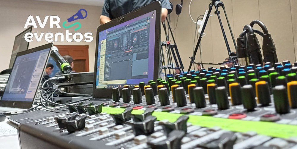 somosavr's tweet photo. #AVR_eventos 
Un evento corporativo más, finalizado. En AVR desarrollamos sus proyectos con el equipo tecnológico requerido para alcanzar sus expectativas. Estamos a sus órdenes.
#eventos #eventoscorporativos #AVRsomosmás https://t.co/72ErgVCEQa