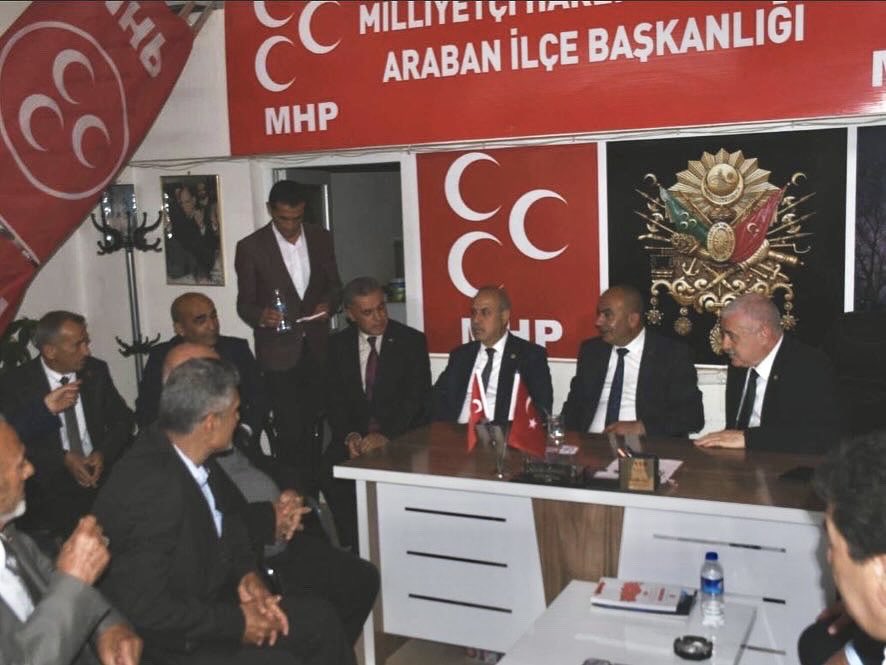 Araban MHP İlçe Başkanlığımızı, TBMM İdare amirimiz @SermetAtay , İl Başkanımız @MBozgeyiktr, Araban Belediye Başkanımız @27mehmetozdemir ve teşkilat mensubu arkadaşlarımızla ziyaret ettik.