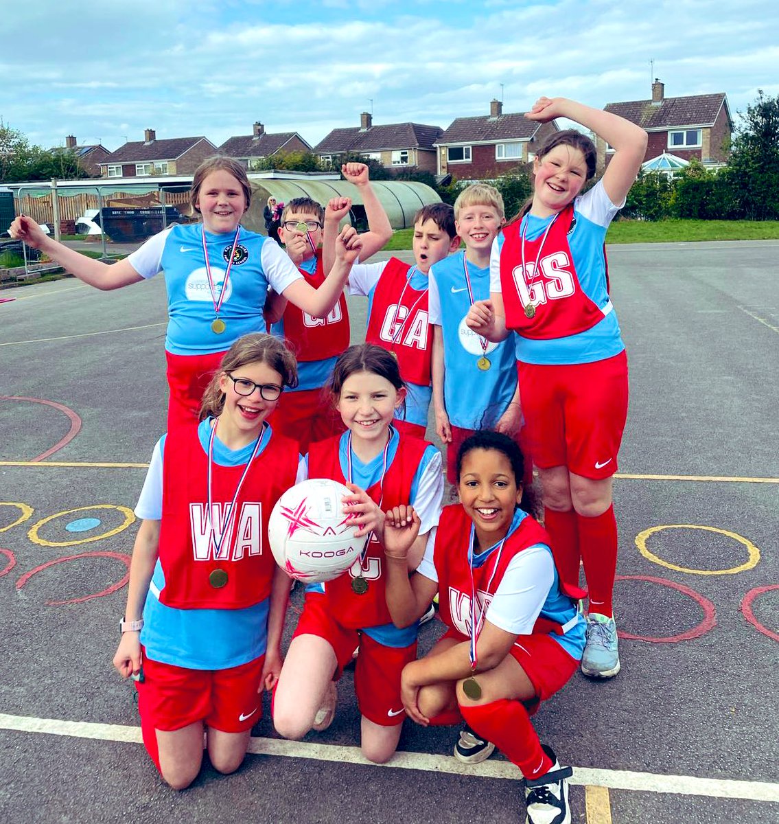 KPSFeed's tweet photo. After competing against each other in the final, Knavesmire Kittens came out on top against Knavesmire Knights in the @SBMatYork Netball tournament today!

Well done Kittens and Knights for an excellent display and all your hard work leading up to this event! YOU CHAMPS!🏆🥈🥇👏🏼 https://t.co/UdR4J9n9Zc