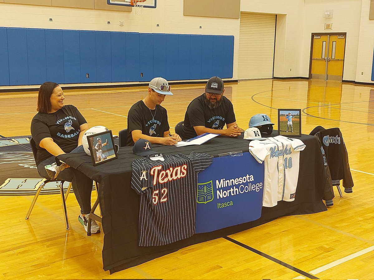 SIGNED!!!! Congrats to AJ Cantu!!!!
@baseball_Itasca 
#HHTALONSUP
#HawkYeah
@NISD_Athletics