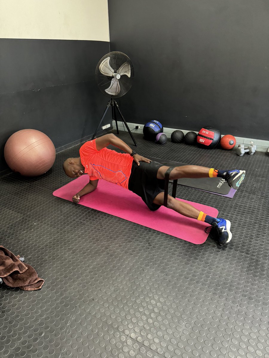 audas_vanschoor's tweet image. The 7th time Two Oceans Marathon finisher is back to the grind.🏃‍♀️💨

Last week was his best &amp;amp; strongest @totalsportstwooceans out of the previous 6. 

Shifting his focus to @comradesmarathon on 9th of June . 

#TTOM24 #TEAMAVS #AVSFITNESS #Runner #ultramaraton