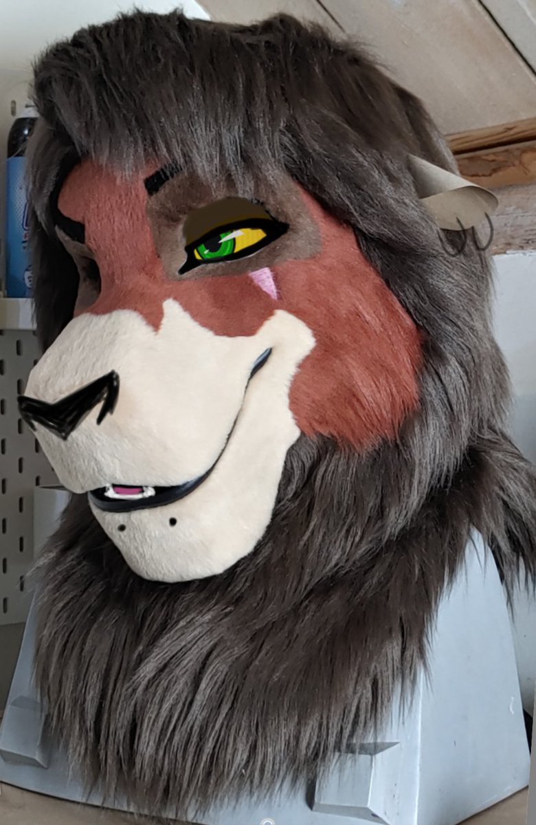 To everyone who had a crush on Kovu from the Lion King 2 growing up: I would say I'm sorry but that would be a lie 😂

#fursuitfriday #fursuitmaker #wip