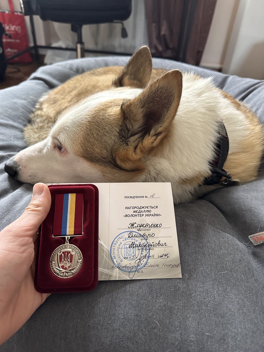 just checked: dogs are not capable of appreciating government awards