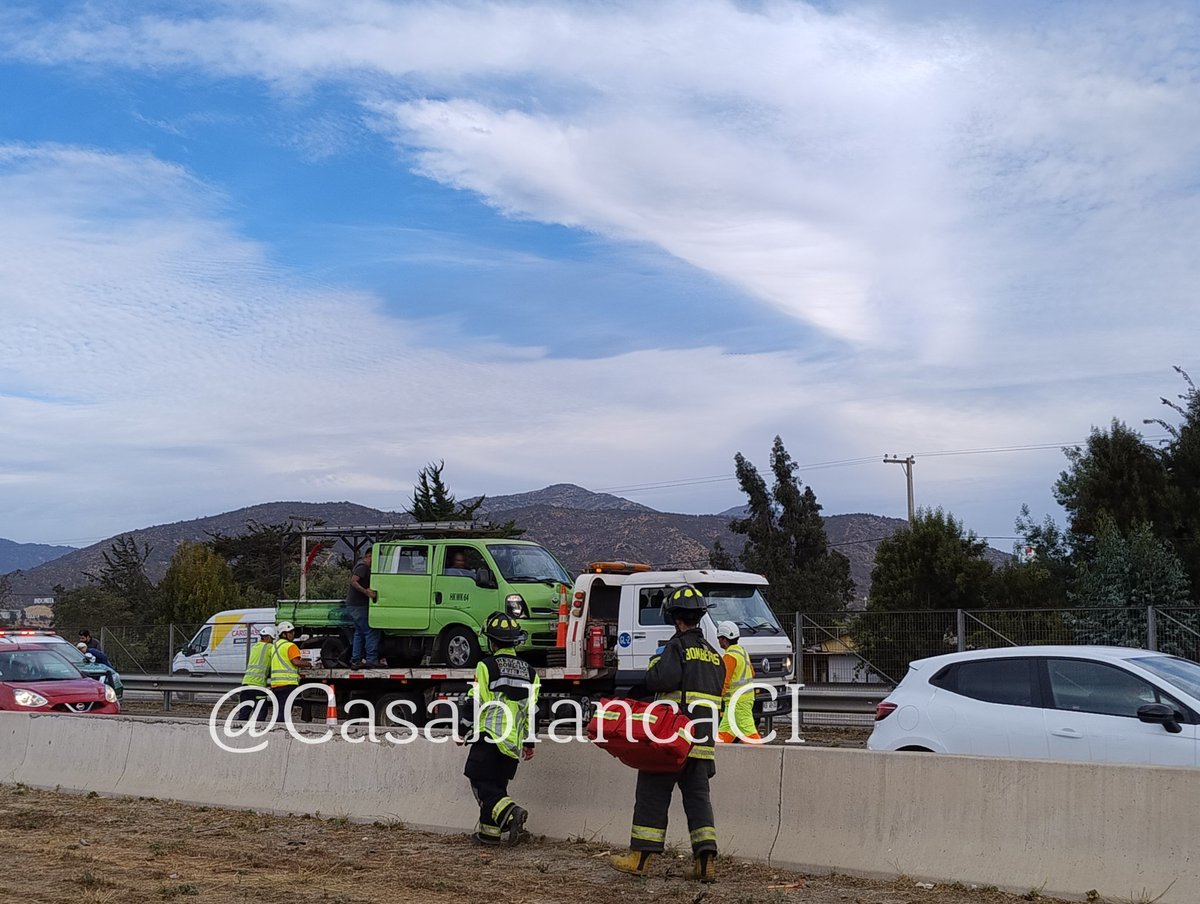#Casablanca #Accidente #Ruta68 km65/400 dirección #Valparaiso colisión baja energía 2 vehículos menores. Sin lesionados. 🚒🚒 @INF0SCHILE @ChileInfo5 @djgraff_German @ViveCASABLANCA
