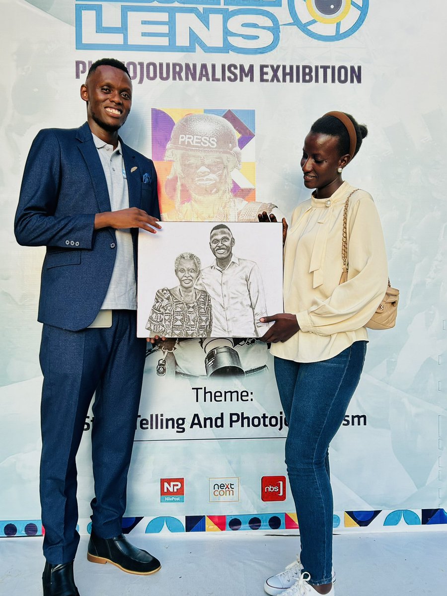 The talented lady Sharon gifted me with this masterpiece with my mom on my first-ever photojournalism exhibition today ❤️👏.

Thank you Sharon! You are extremely talented!