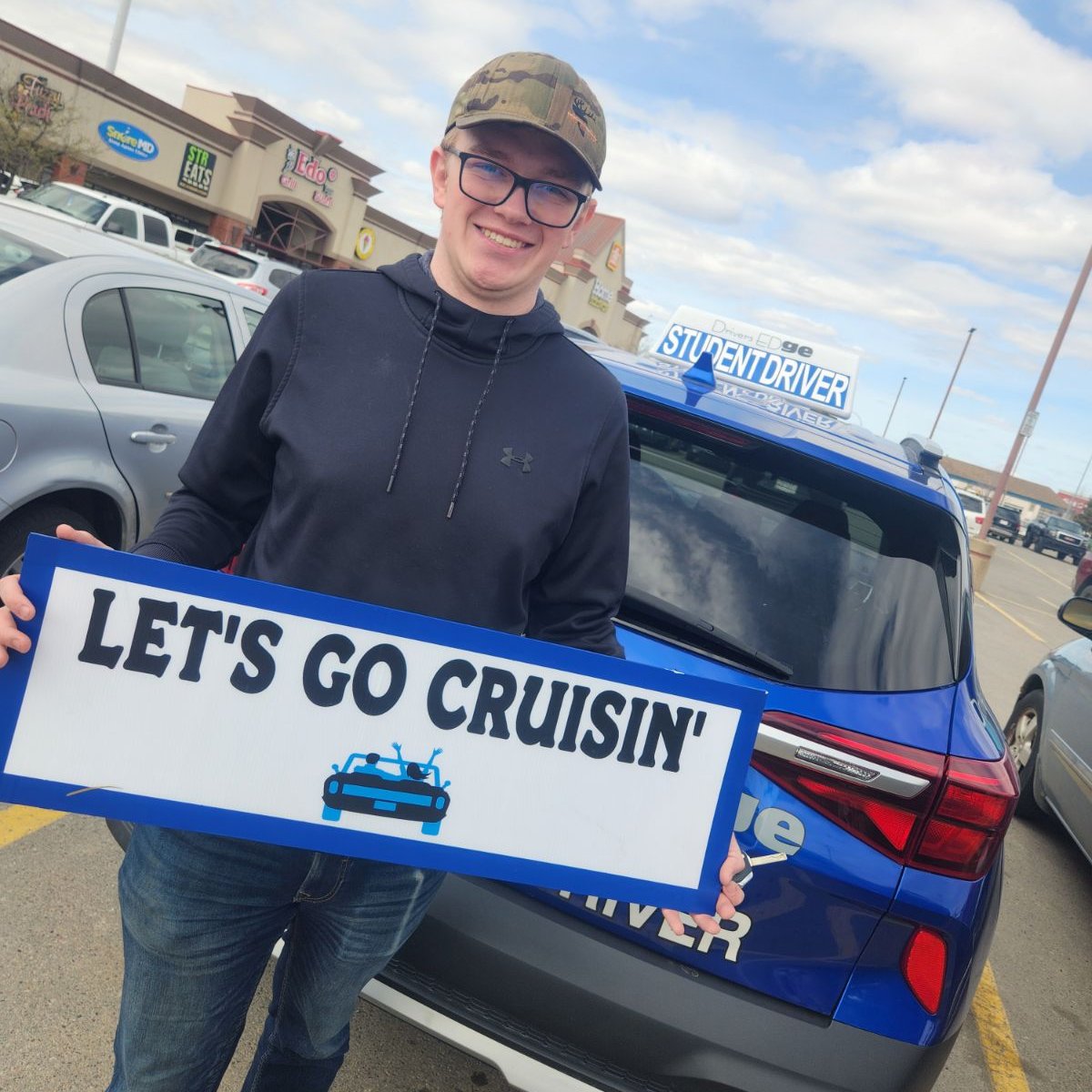 It's a PASS for Carson! Way to go - you deserve it!! 🚙🚦 Remember to Drive Safe & Stay Beautiful!! #ourstudentsrock #igotmylicence #Lethbridge #drivesafe #staybeautiful #happydance #newdriver #nailedit #congratulations #success #driverslicence #roadtest #DriversEDgeInc