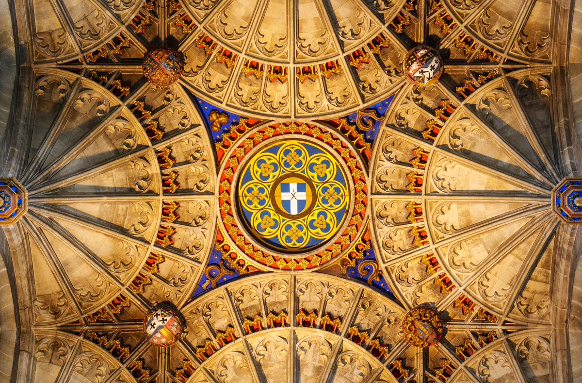 Believe it or not, this roundel above the crossing in Canterbury Cathedral opens up, and beside it, high in the tower, stands a giant hamster wheel which monks walked to lift up the red bricks that built Bell Harry tower.

#canterbury #canterburycathedral #cathedral