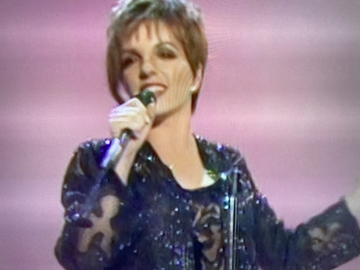 Liza Minnelli looks absolutely wonderful here. #PetShopBoysAtTheBBC