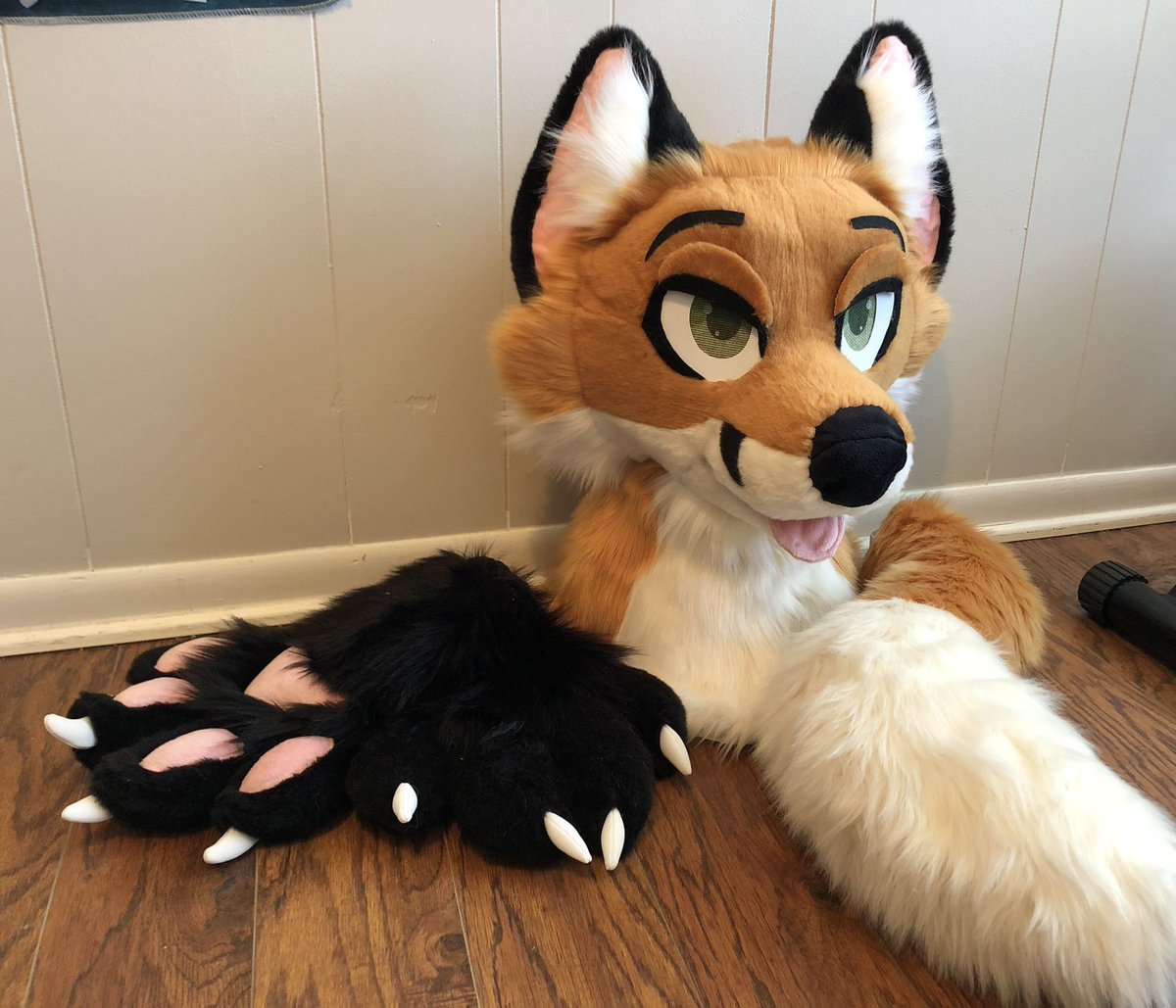 🦊🐾 This brand new fox premade fursuit is for sale for $1400! Info and more photos below.