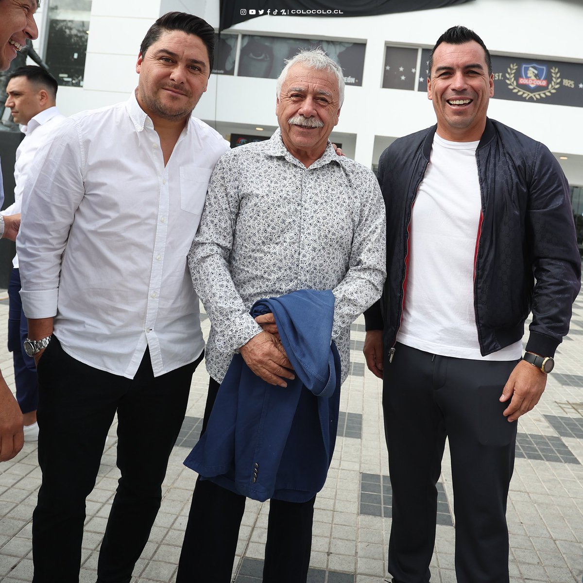 ColoColo's tweet photo. ¿Cuantos goles y festejos en una sola foto? ⚽️⚪️⚫️ https://t.co/ClMqRH1but