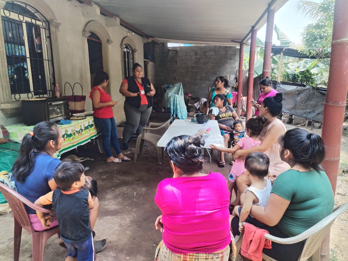 SESAN_Suchi's tweet photo. #COCOSAN en reunión, dónde se impartieron temas  sobre la Selección de Alimentos Saludables, Cuidados durante el embarazo y preparación de Galletas como parte de acciones de fomento de  emprendimientos, en comunidad Las Cruces II de San Bernardino . https://t.co/KGOkiSigqh