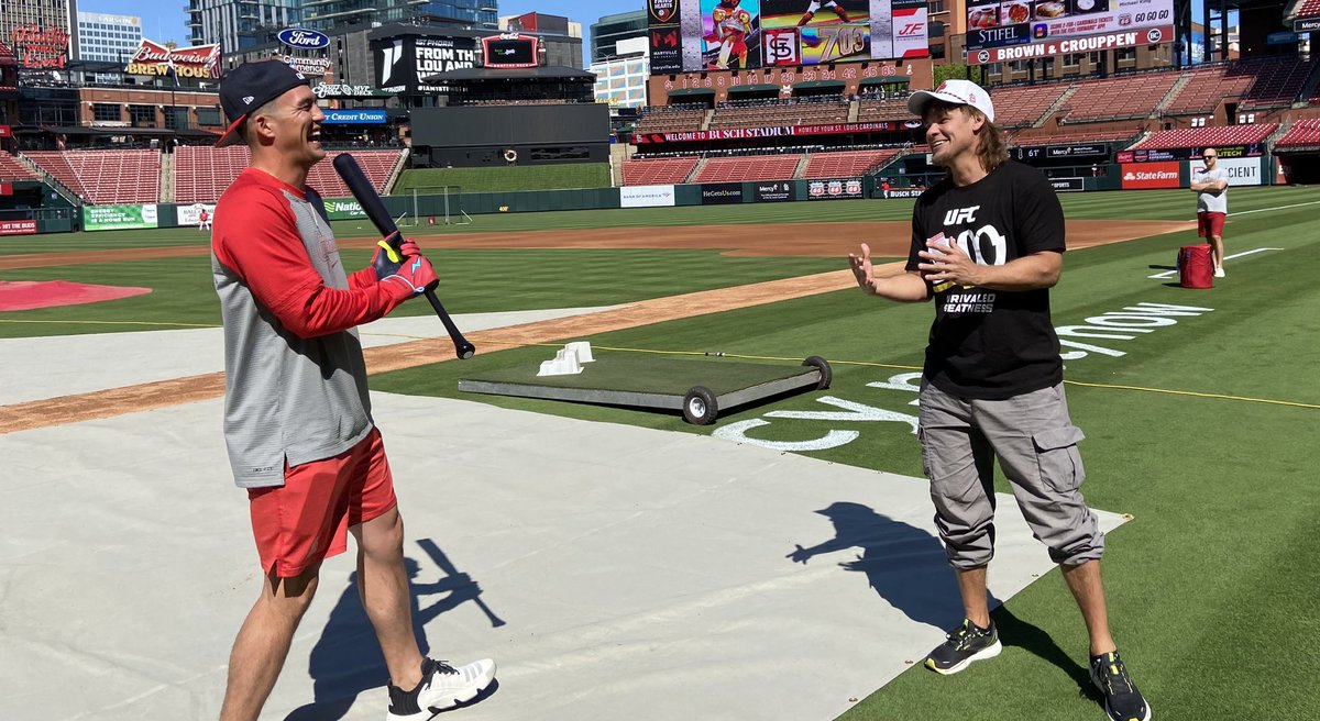 RegionalTVCat's tweet photo. Noot and Theo Von . #STLCards https://t.co/6xp1Nu2rbP