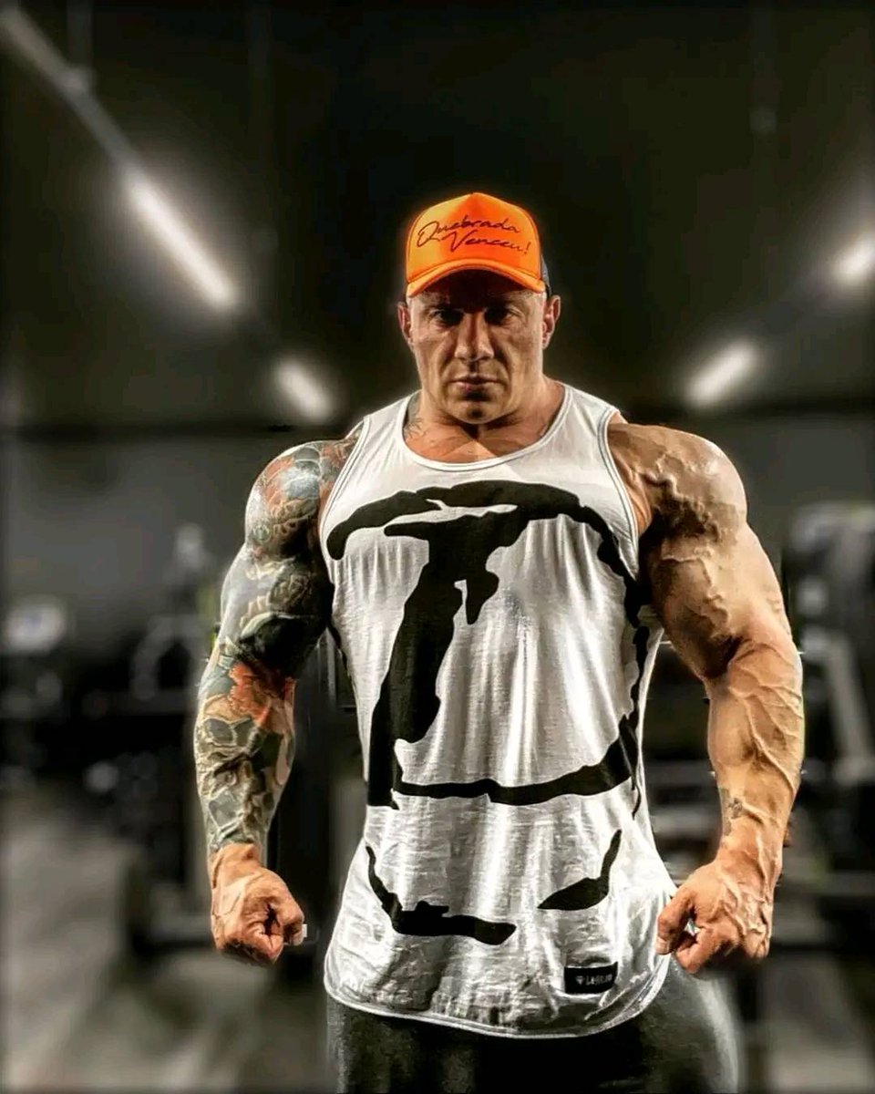 Bodybuilding motivation ZAYON
🏆🥇👑💪💪Bodybuilders look🏋️‍♂️🔥🤵‍♂️🤴
Fabio Giga #bodybuilding #BodyArt #bodybuilder2 
#bodybuild #muscularmale #Muscleguy #musclegrowth
