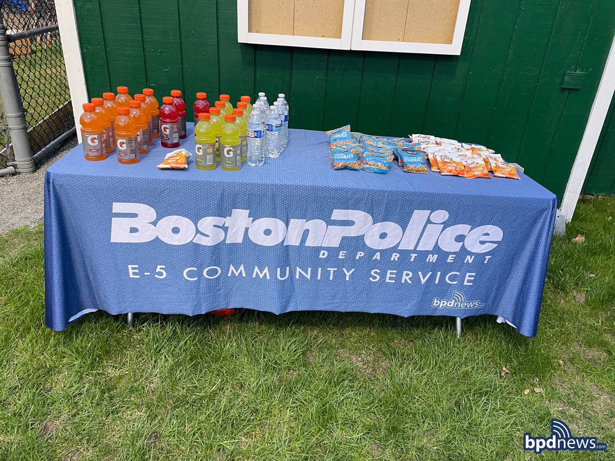 BPD in the Community: District E-5 Continues to Participate in the Jason Roberts Challenger League Opening Day police.boston.gov/2024/04/19/bpd…